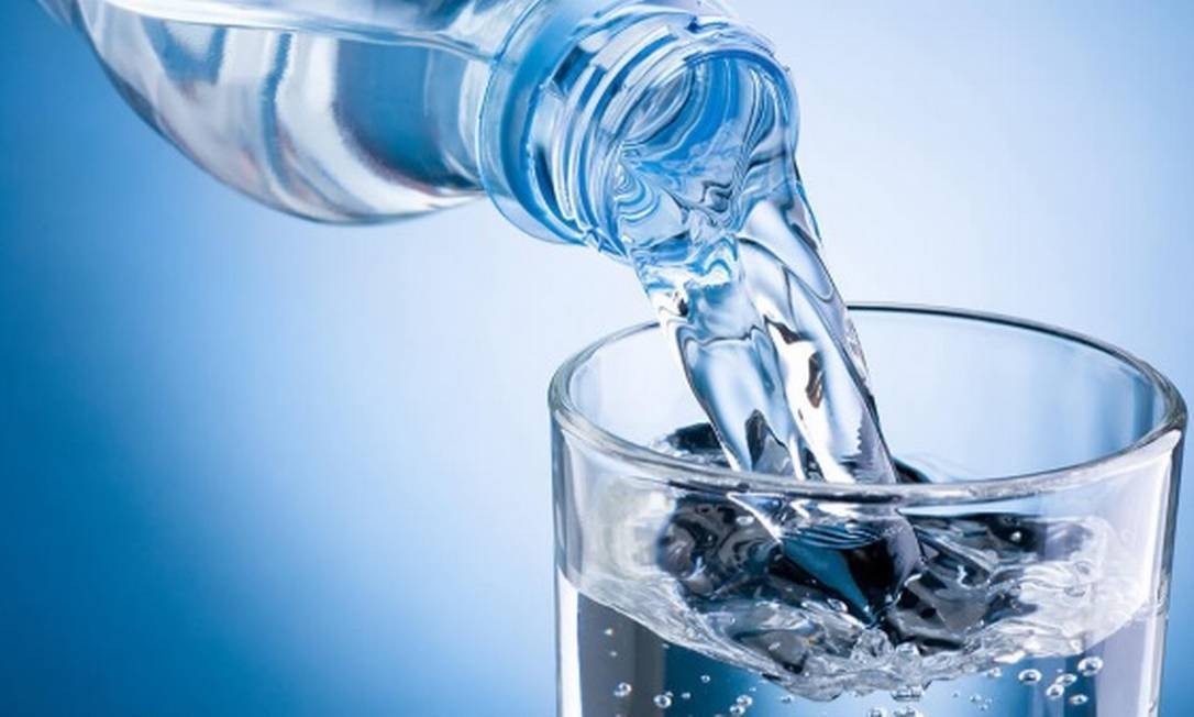 10 Benefícios de beber mais água para a pele